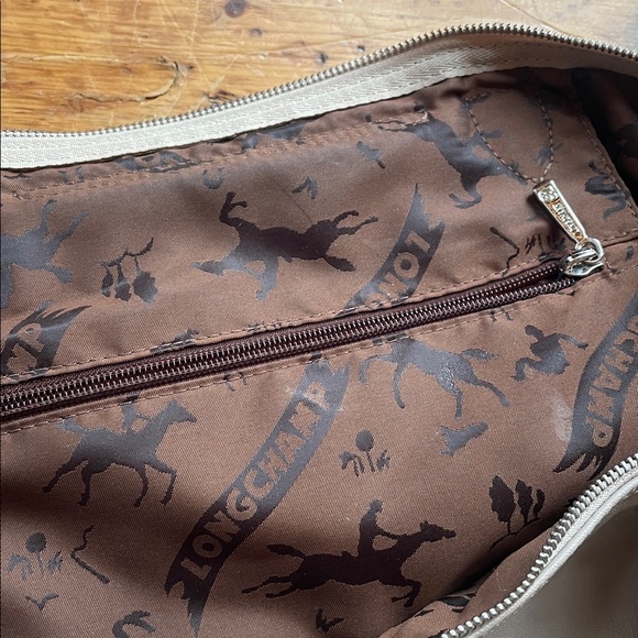 Longchamp Elegant Cream Handbag in Leather - Picture 5 of 5